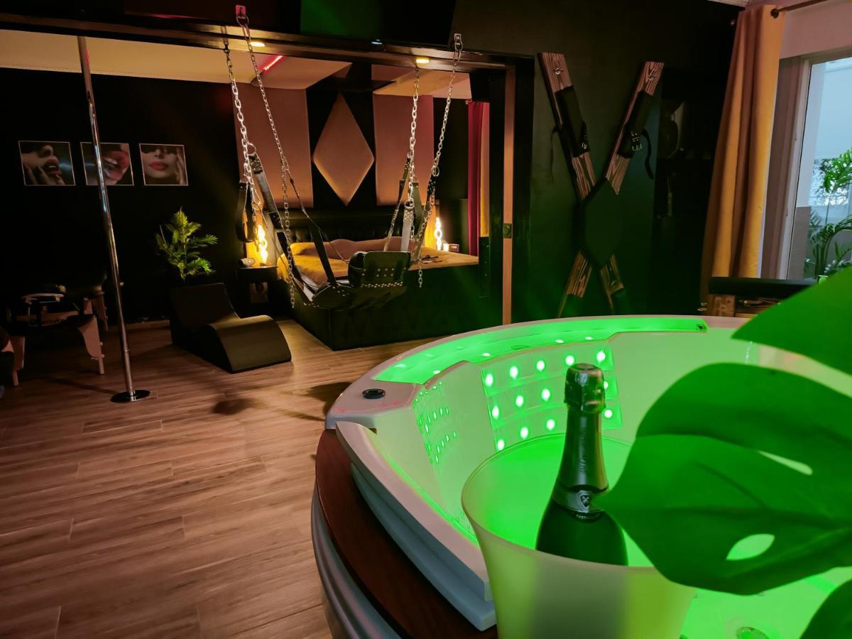 La Loveroom Bdsm De Nice " La Chambre Luxe Des Desirs " المظهر الخارجي الصورة