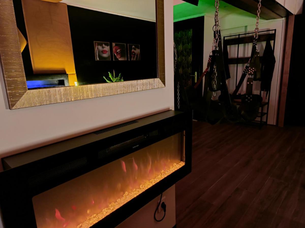 La Loveroom Bdsm De Nice " La Chambre Luxe Des Desirs " المظهر الخارجي الصورة