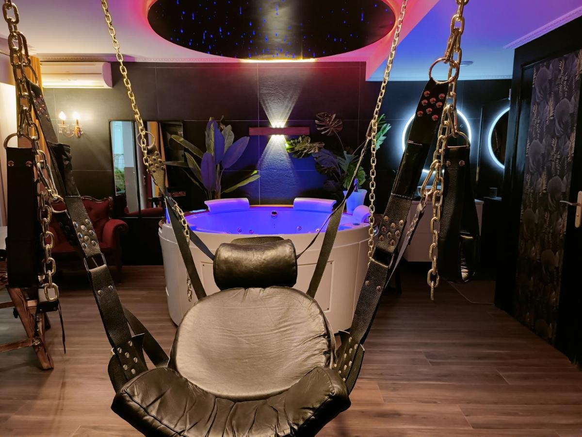 La Loveroom Bdsm De Nice " La Chambre Luxe Des Desirs " المظهر الخارجي الصورة