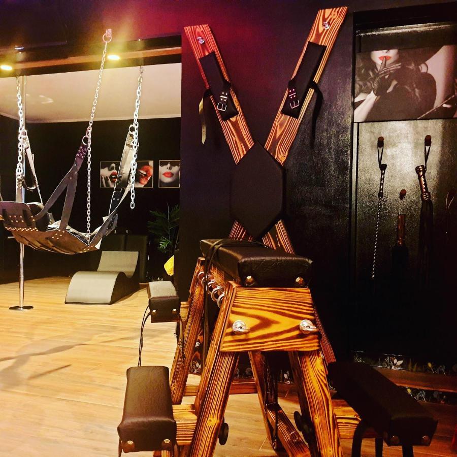 La Loveroom Bdsm De Nice " La Chambre Luxe Des Desirs " المظهر الخارجي الصورة